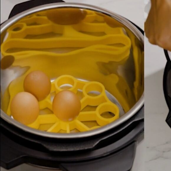 Oxo pressure cooker egg rack - Picture 2 of 5